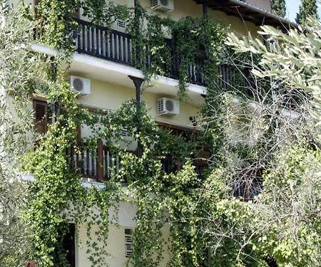 Hotel Figalia กาลาเนรา ภายนอก รูปภาพ